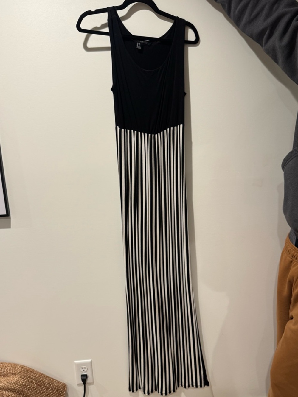 Forever 21 Black & White Striped Maxi Dress